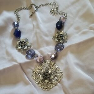 Elegant Silver and Purple Floral Necklace